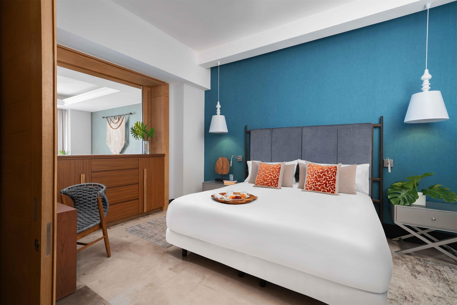 One-Bedroom Suite (King)