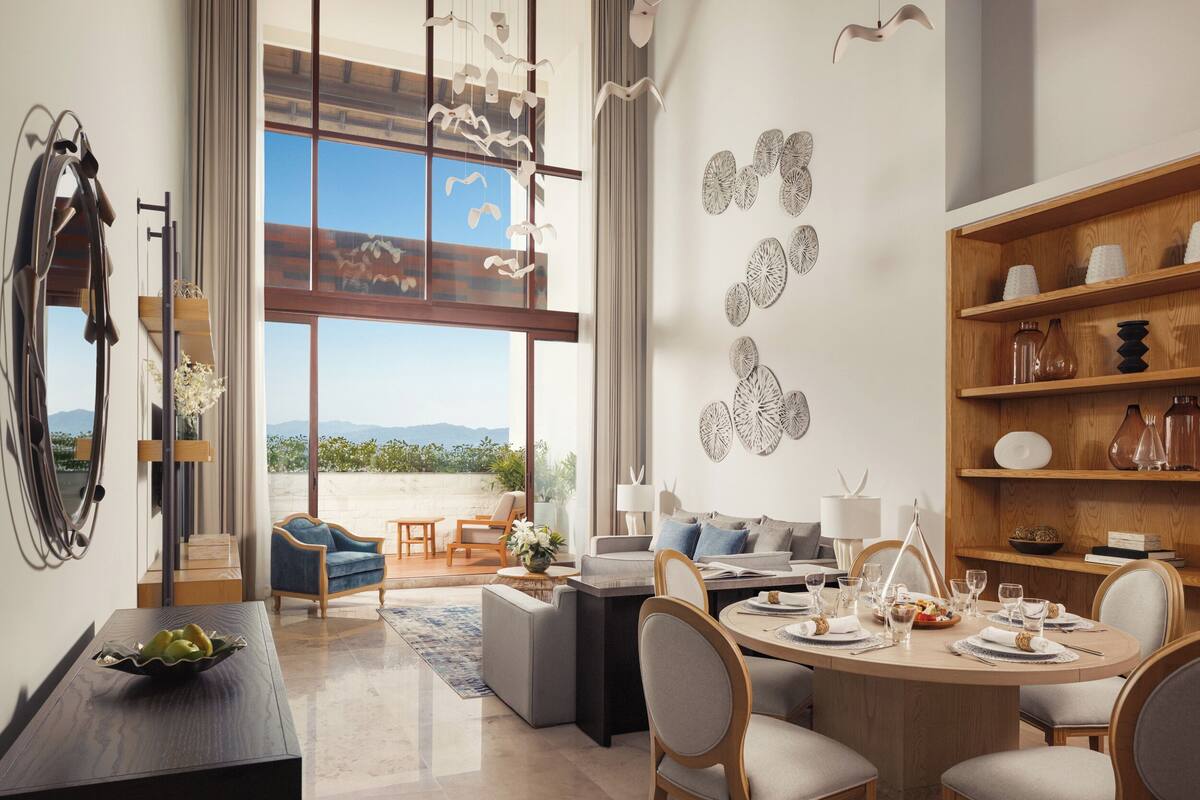 Two-Bedroom Loft with Jacuzzi and Private Terrace